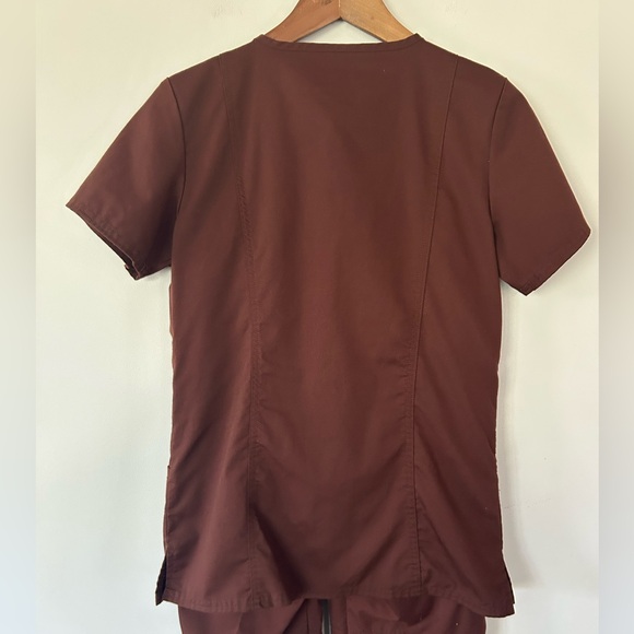 Cherokee Workwear Women's Scrub Set, Burgundy, GUC, Size Small - Picture 5 of 8
